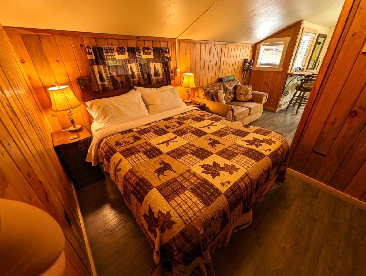 Yellowstone'S Treasure Cabins Gardiner Dış mekan fotoğraf
