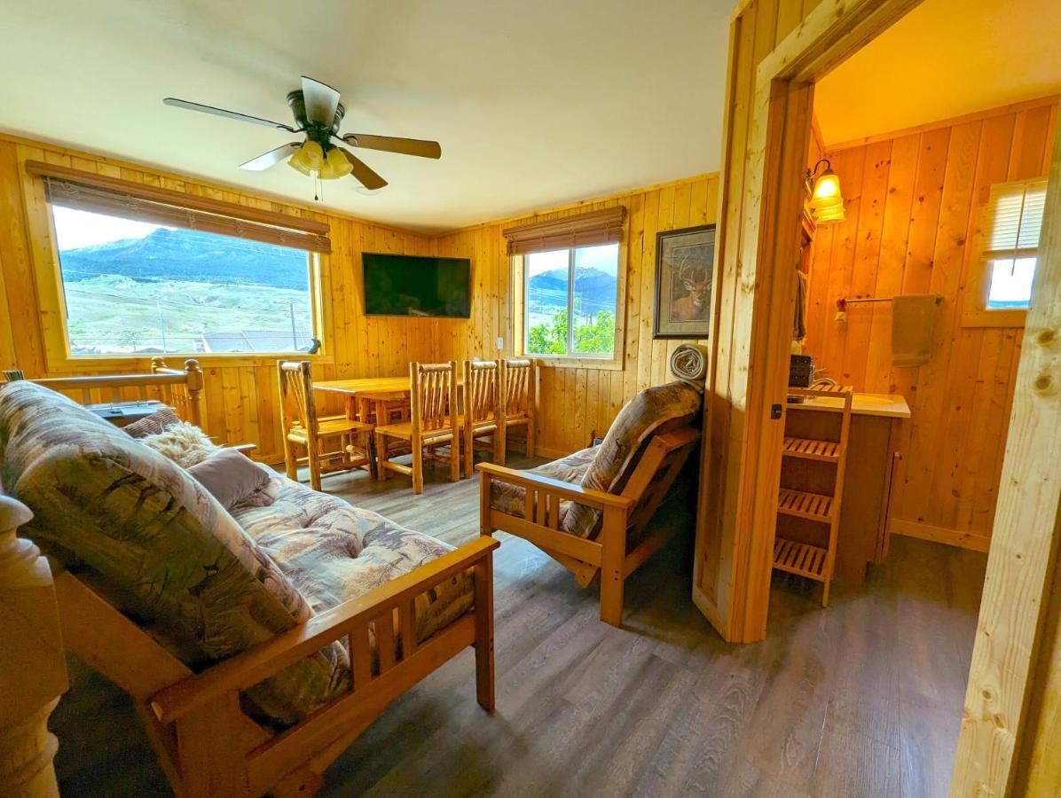 Yellowstone'S Treasure Cabins Gardiner Dış mekan fotoğraf