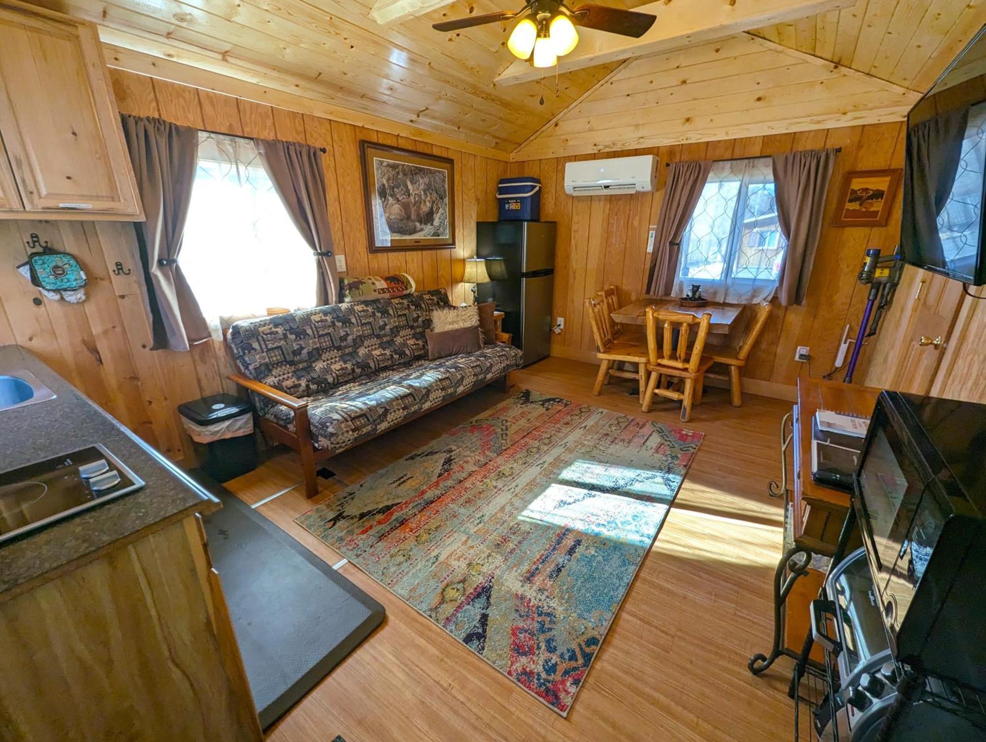 Yellowstone'S Treasure Cabins Gardiner Dış mekan fotoğraf