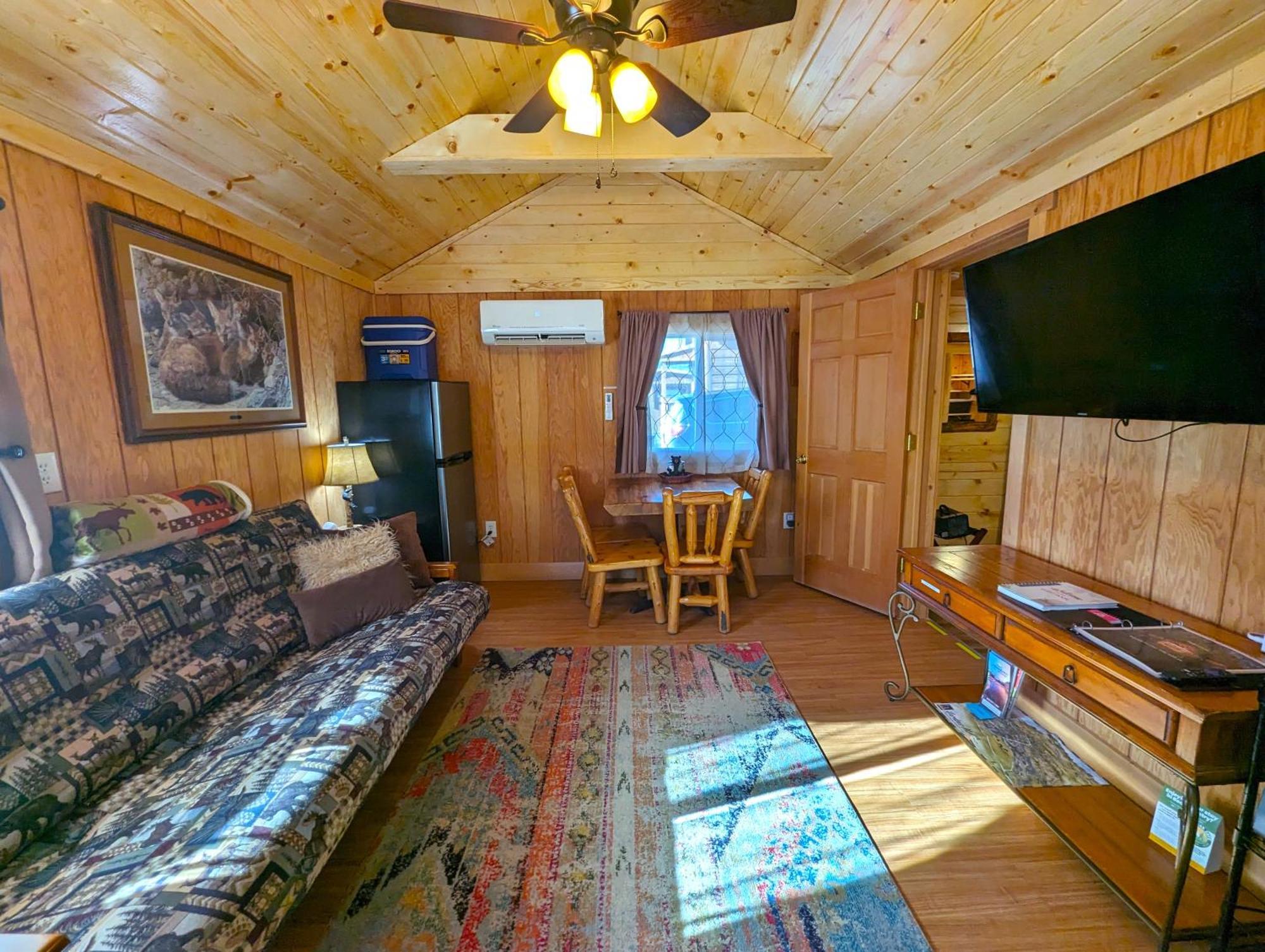 Yellowstone'S Treasure Cabins Gardiner Dış mekan fotoğraf